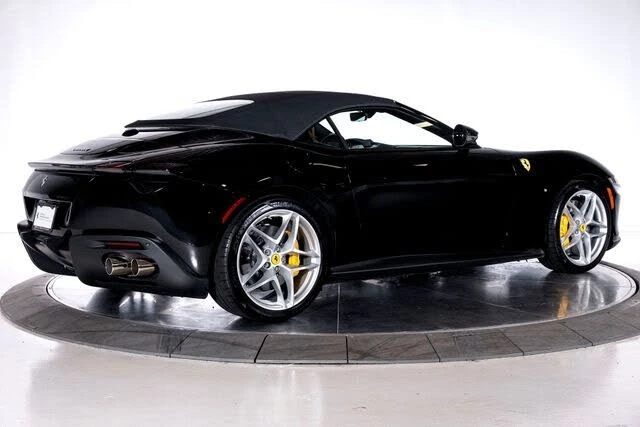 2024 Ferrari Roma Spider - Image 2 of 31