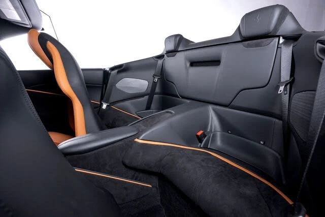 2024 Ferrari Roma Spider - Image 25 of 31