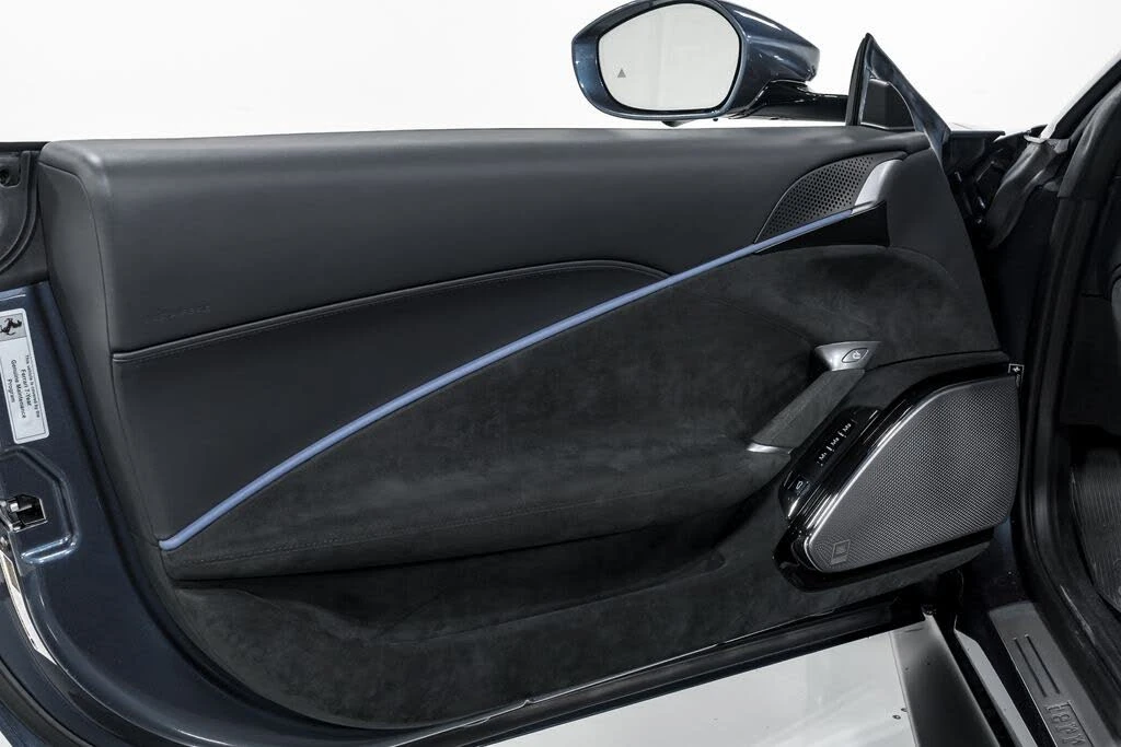 2024 Ferrari Roma Spider - Image 9 of 31