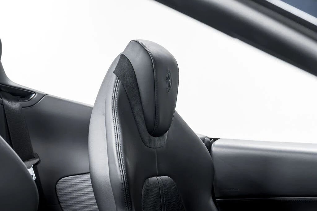 2024 Ferrari Roma Spider - Image 29 of 31