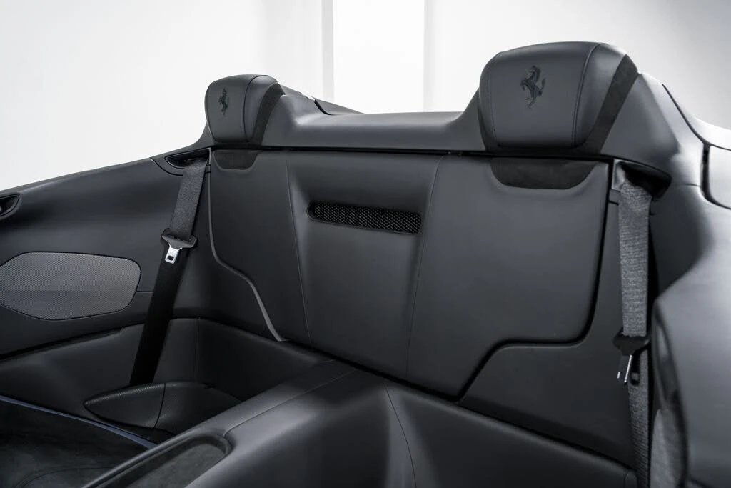 2024 Ferrari Roma Spider - Image 25 of 31