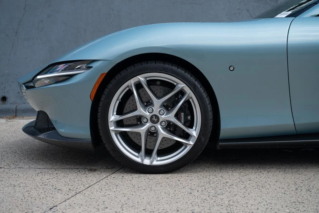 2024 Ferrari Roma Spider - Image 29 of 31