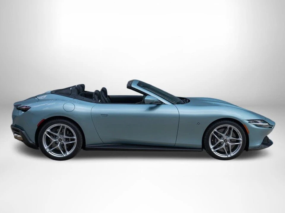 2024 Ferrari Roma Spider - Image 7 of 31