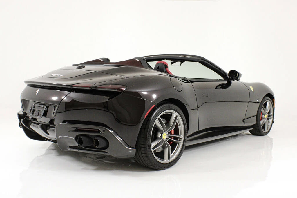 2024 Ferrari Roma Spider - Image 12 of 31