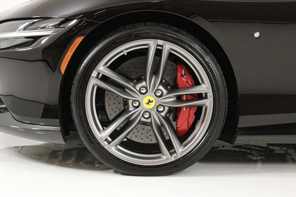 2024 Ferrari Roma Spider - Image 24 of 31
