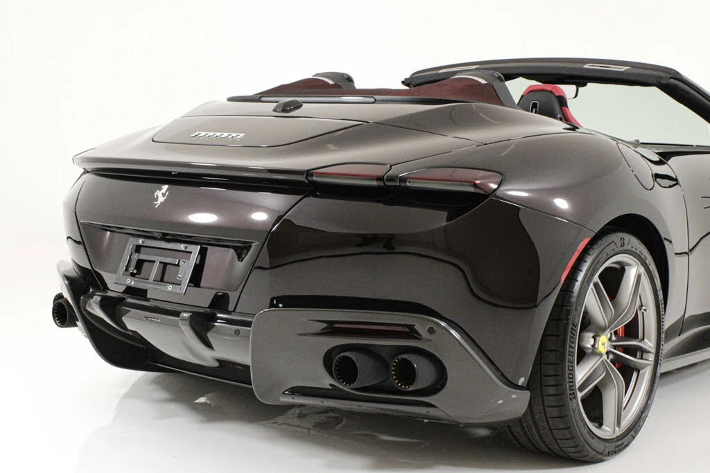 2024 Ferrari Roma Spider - Image 11 of 31