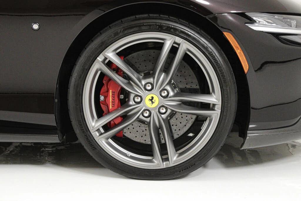 2024 Ferrari Roma Spider - Image 27 of 31