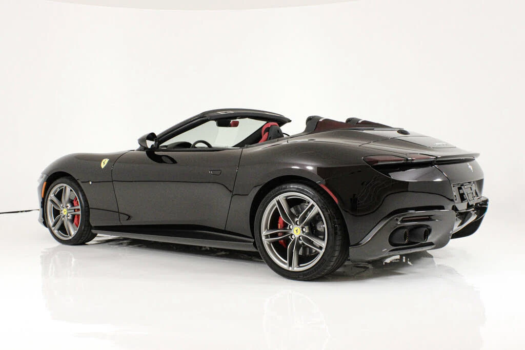 2024 Ferrari Roma Spider - Image 7 of 31