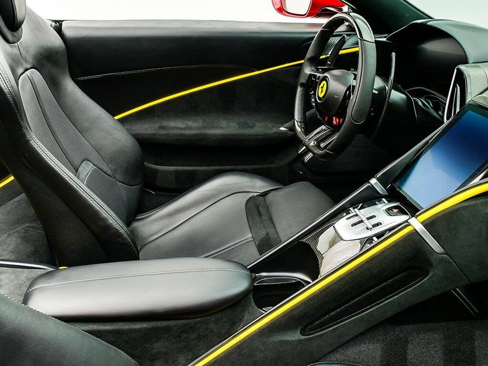 2024 Ferrari Roma Spider - Image 17 of 31