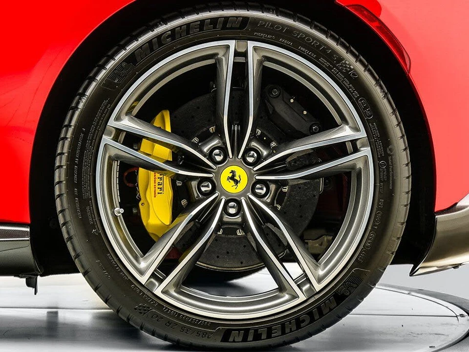 2024 Ferrari Roma Spider - Image 26 of 31