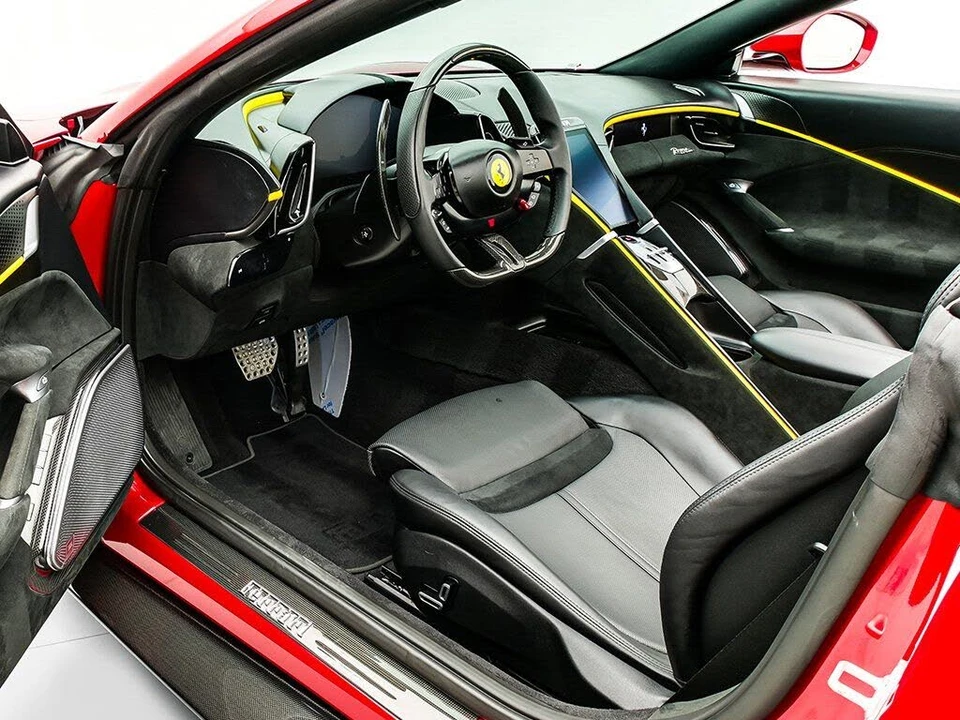 2024 Ferrari Roma Spider - Image 10 of 31