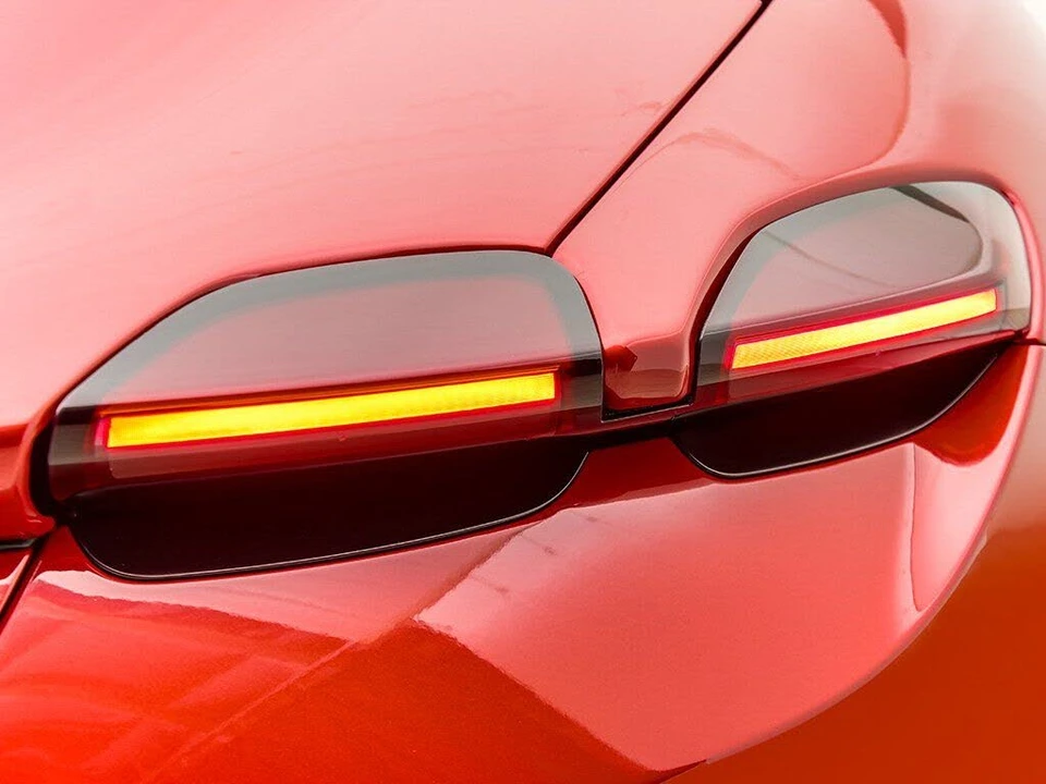 2024 Ferrari Roma Spider - Image 25 of 31