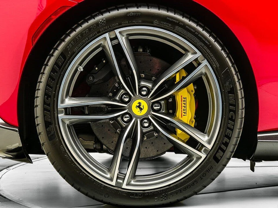 2024 Ferrari Roma Spider - Image 29 of 31