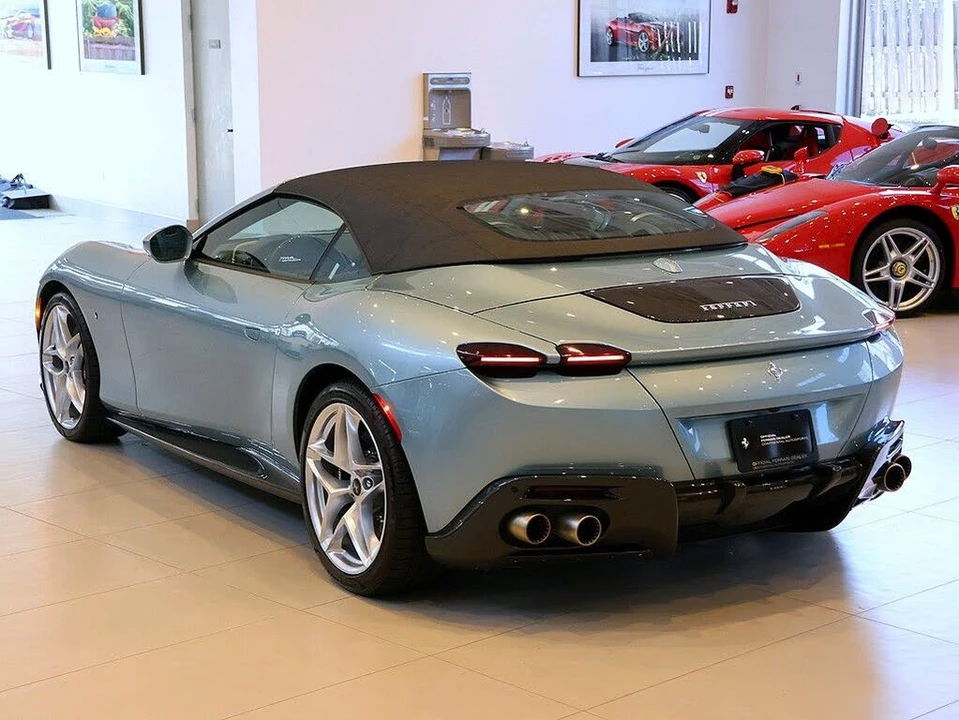 2024 Ferrari Roma Spider - Image 2 of 31