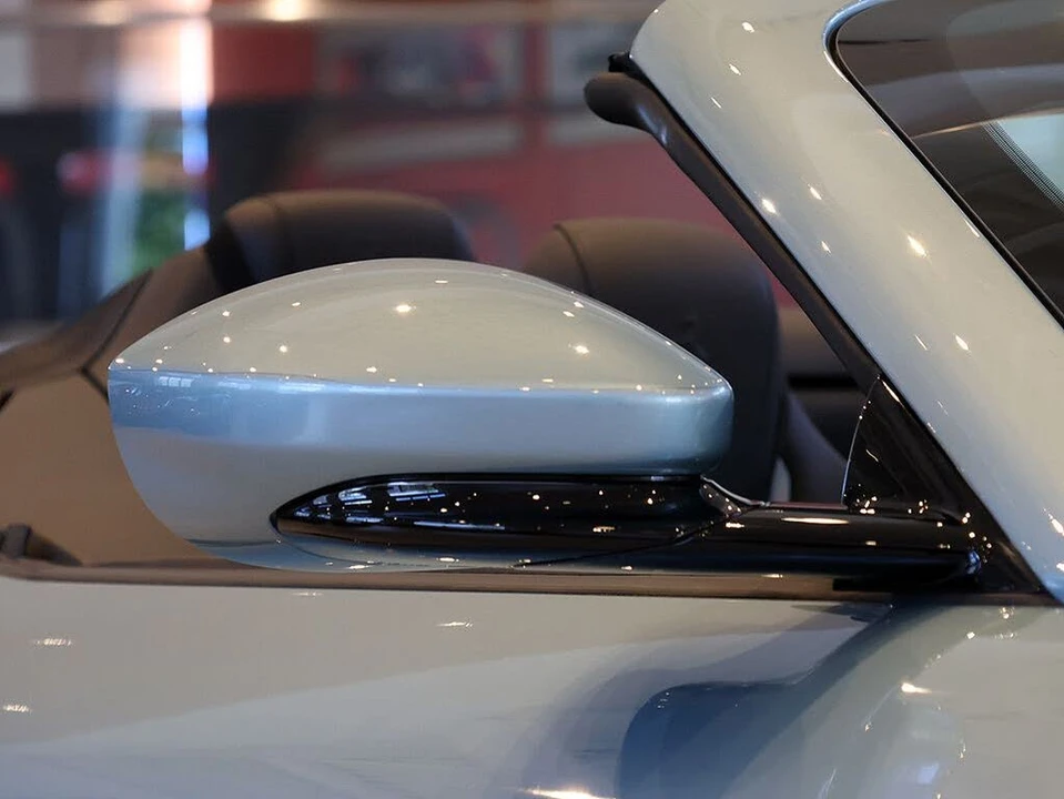 2024 Ferrari Roma Spider - Image 12 of 31