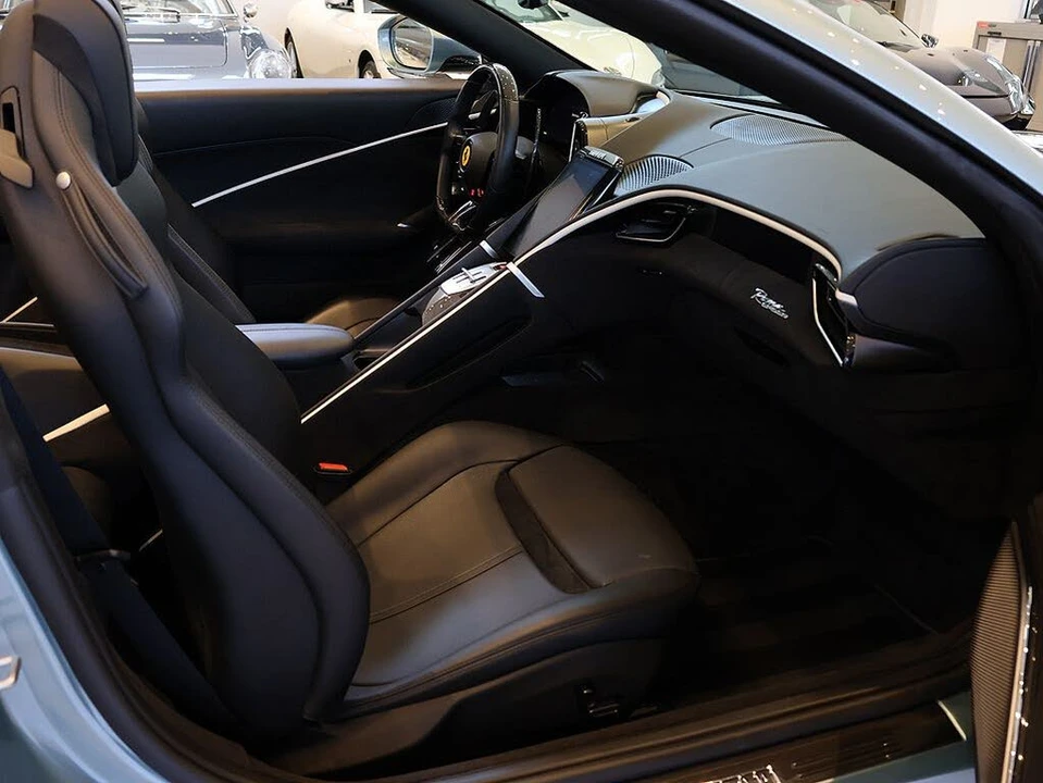 2024 Ferrari Roma Spider - Image 29 of 31