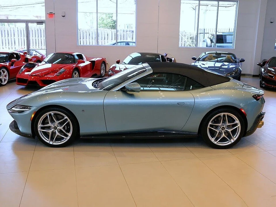2024 Ferrari Roma Spider - Image 3 of 31