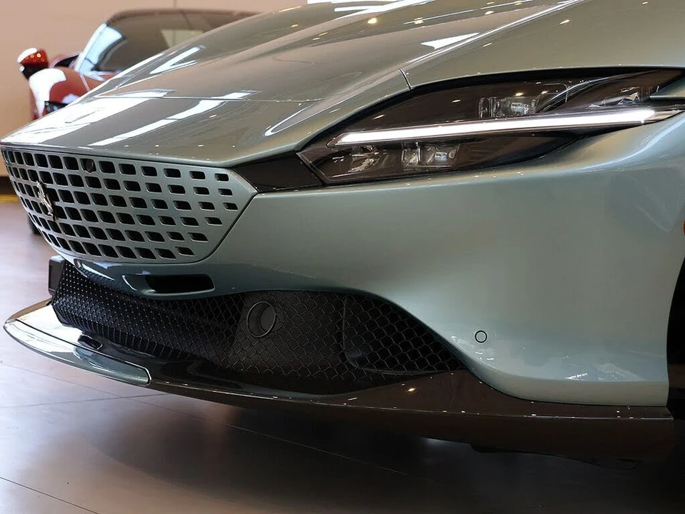 2024 Ferrari Roma Spider - Image 19 of 31