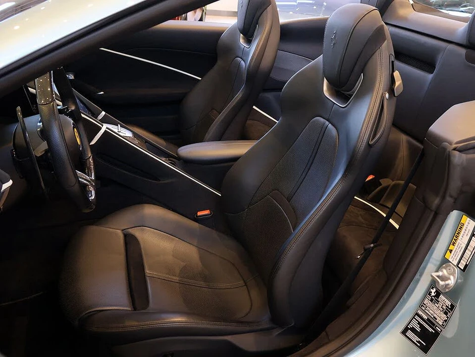 2024 Ferrari Roma Spider - Image 5 of 31