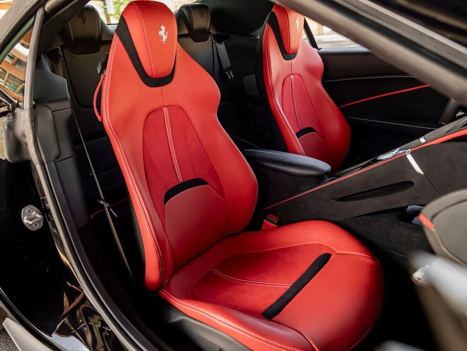 2024 Ferrari Roma Spider - Image 29 of 31