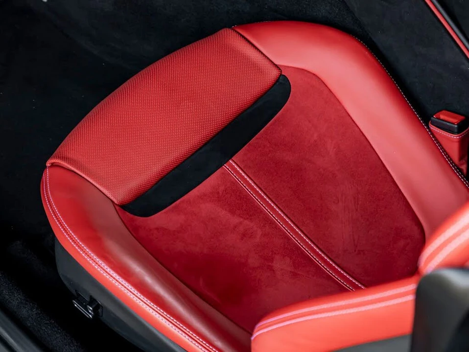 2024 Ferrari Roma Spider - Image 18 of 31