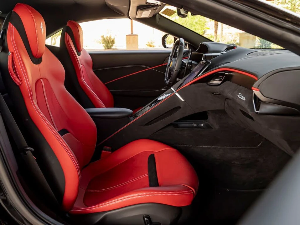 2024 Ferrari Roma Spider - Image 30 of 31