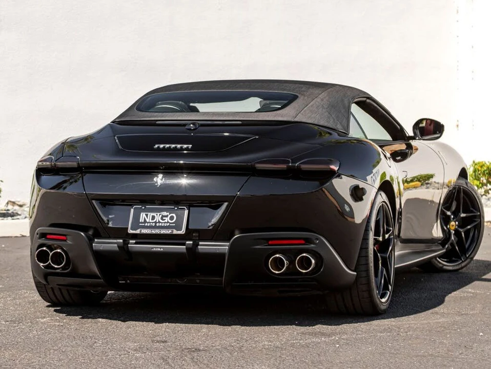 2024 Ferrari Roma Spider - Image 7 of 31