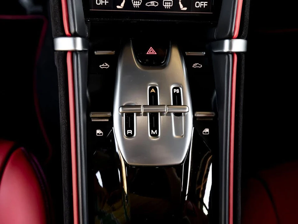 2024 Ferrari Roma Spider - Image 22 of 31