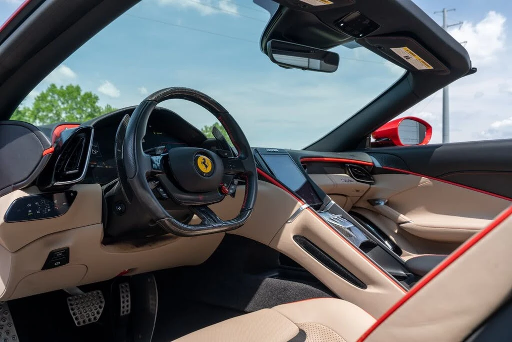 2024 Ferrari Roma Spider - Image 29 of 31