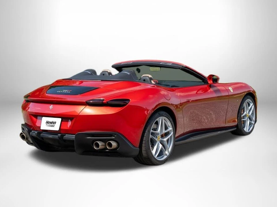 2024 Ferrari Roma Spider - Image 8 of 31