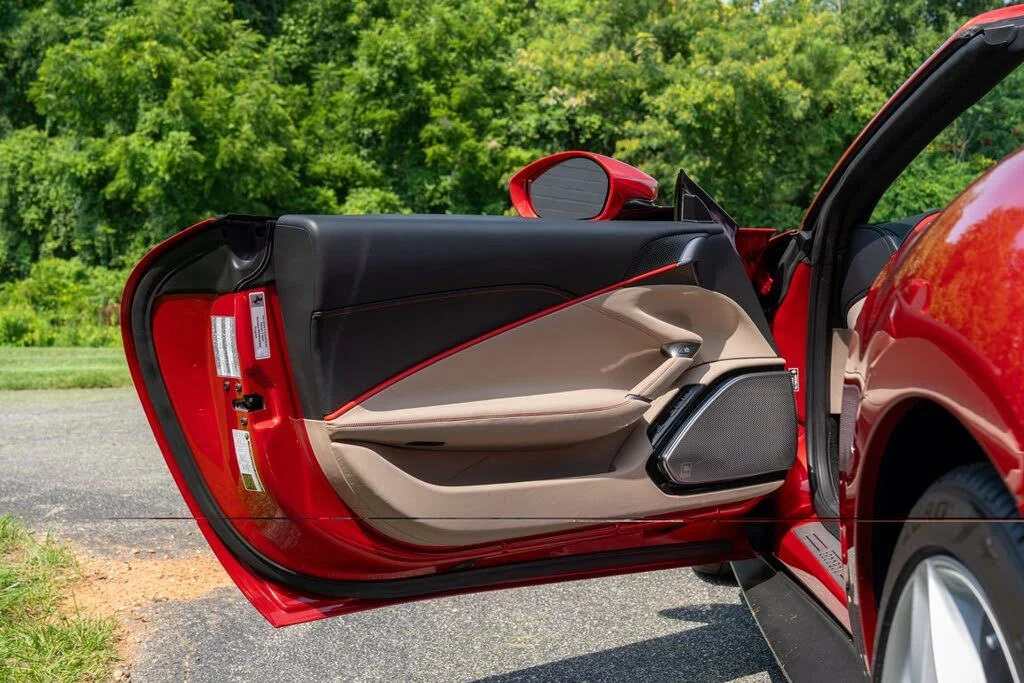 2024 Ferrari Roma Spider - Image 26 of 31
