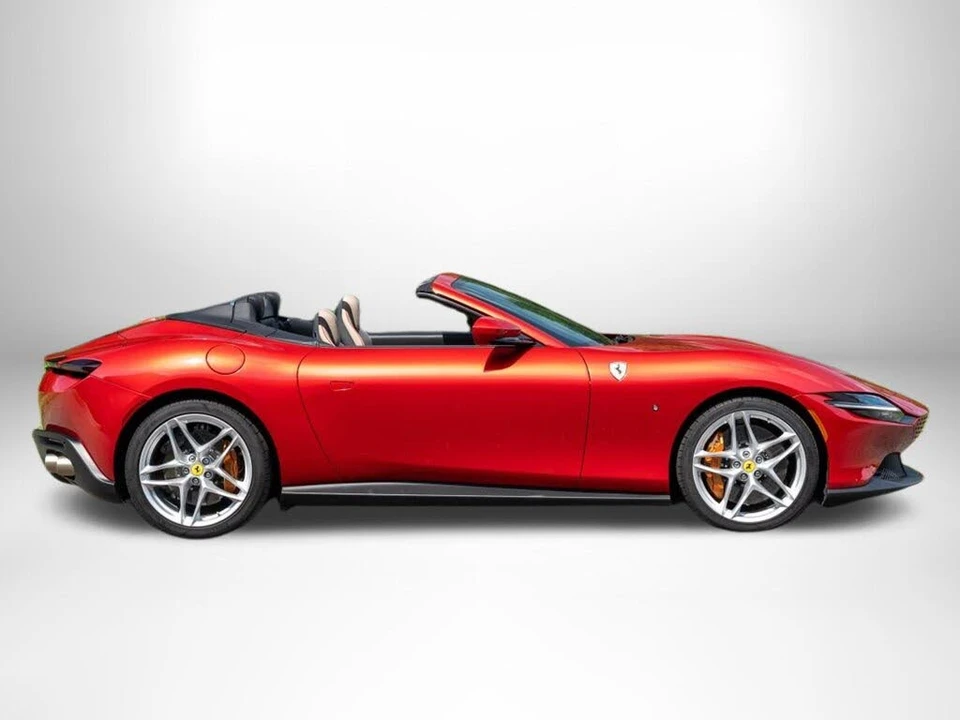 2024 Ferrari Roma Spider - Image 7 of 31