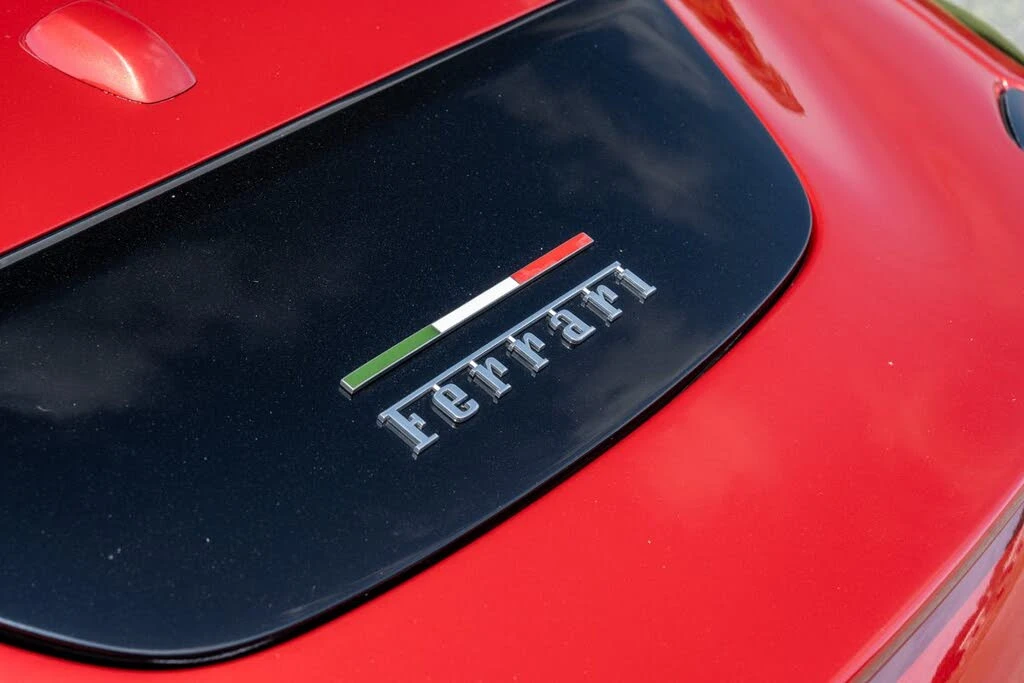 2024 Ferrari Roma Spider - Image 15 of 31