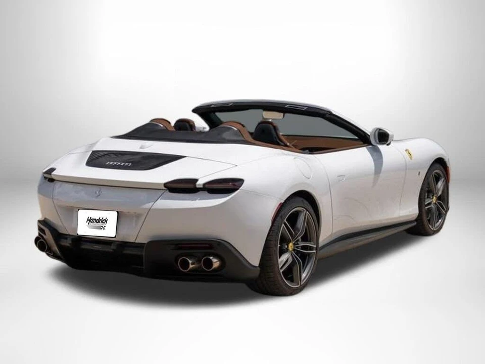 2024 Ferrari Roma Spider - Image 9 of 31