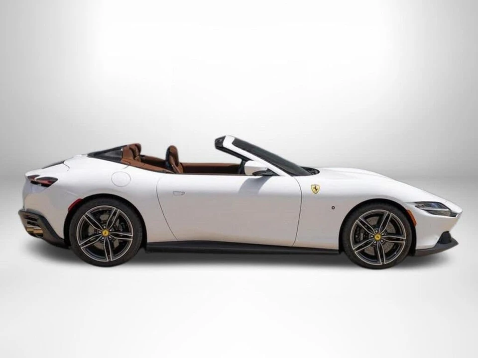 2024 Ferrari Roma Spider - Image 8 of 31