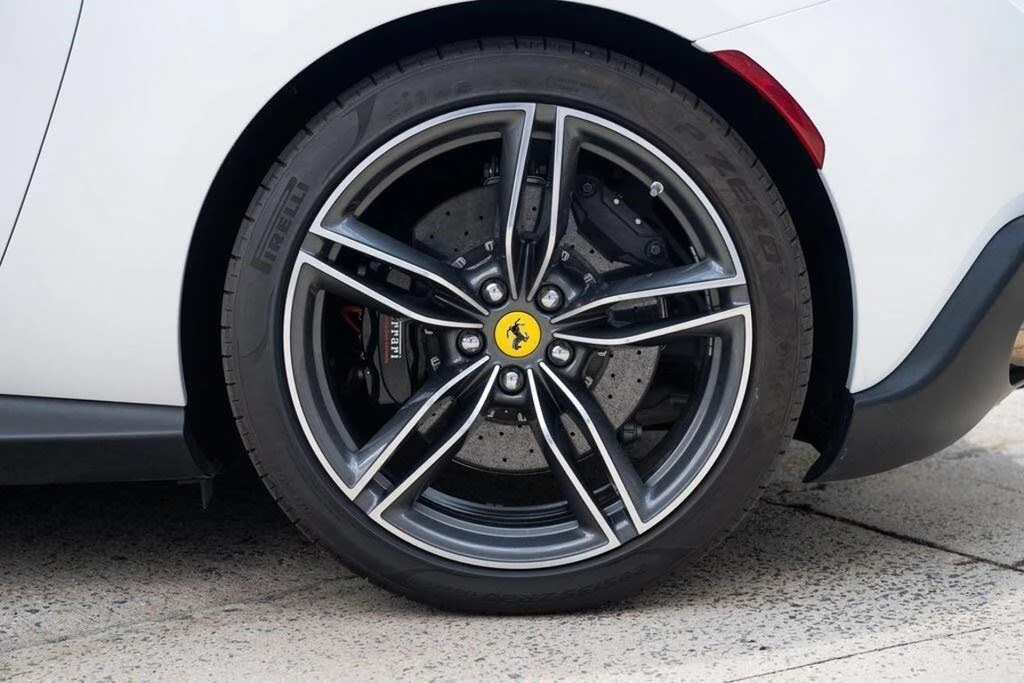 2024 Ferrari Roma Spider - Image 21 of 31