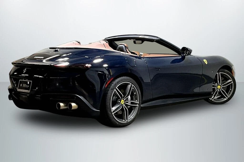 2024 Ferrari Roma Spider - Image 7 of 31