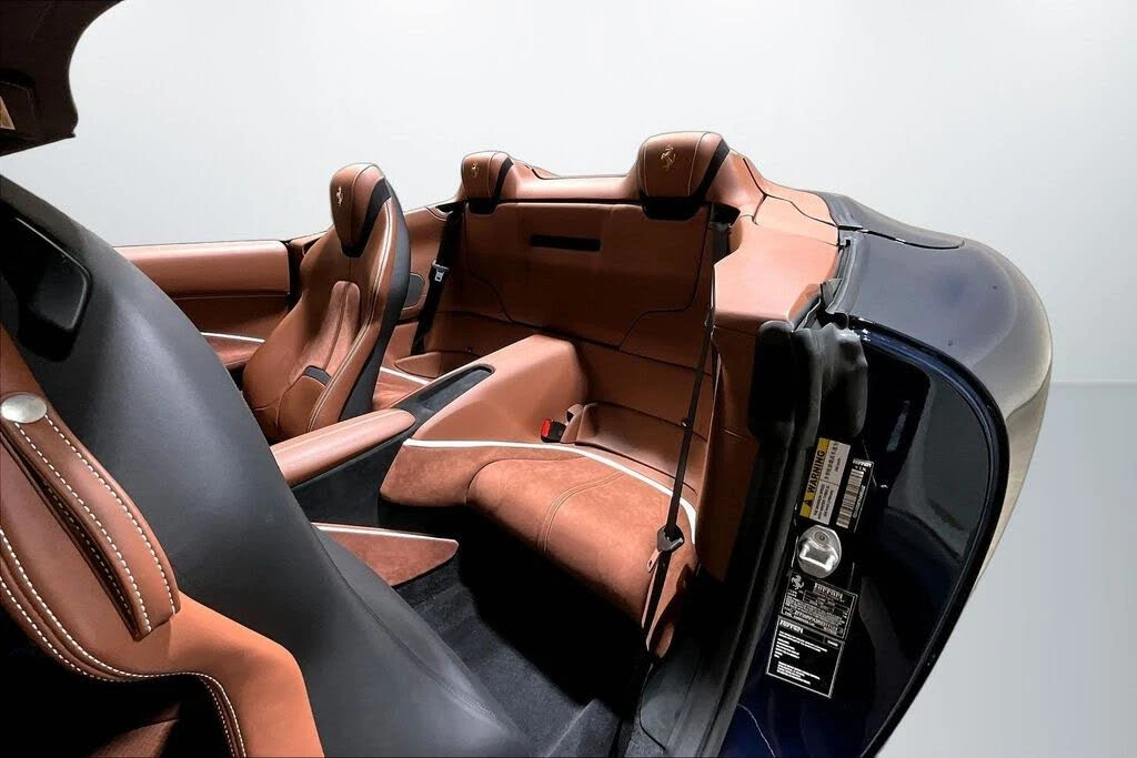 2024 Ferrari Roma Spider - Image 20 of 31