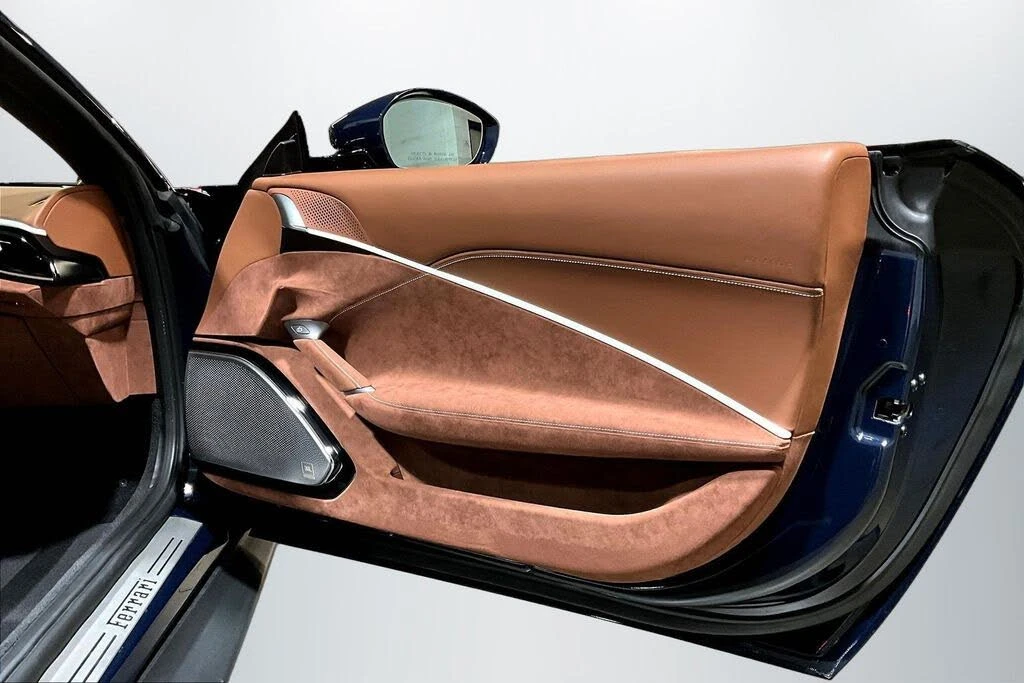 2024 Ferrari Roma Spider - Image 24 of 31