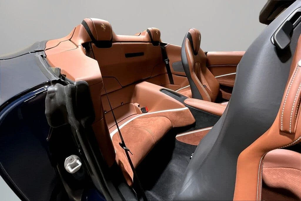 2024 Ferrari Roma Spider - Image 22 of 31
