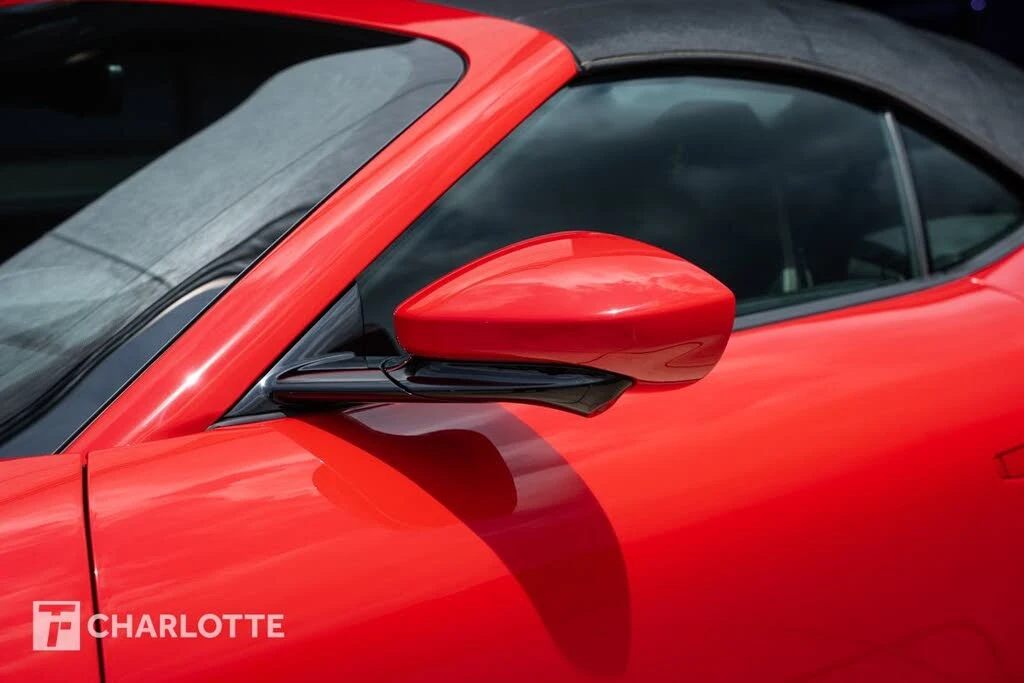 2024 Ferrari Roma Spider - Image 9 of 31