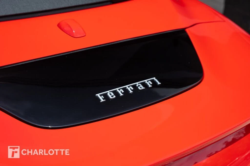 2024 Ferrari Roma Spider - Image 18 of 31