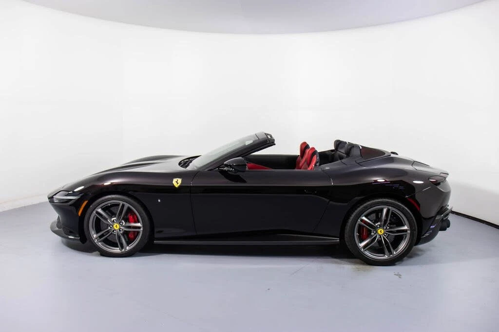 2024 Ferrari Roma Spider - Image 9 of 31