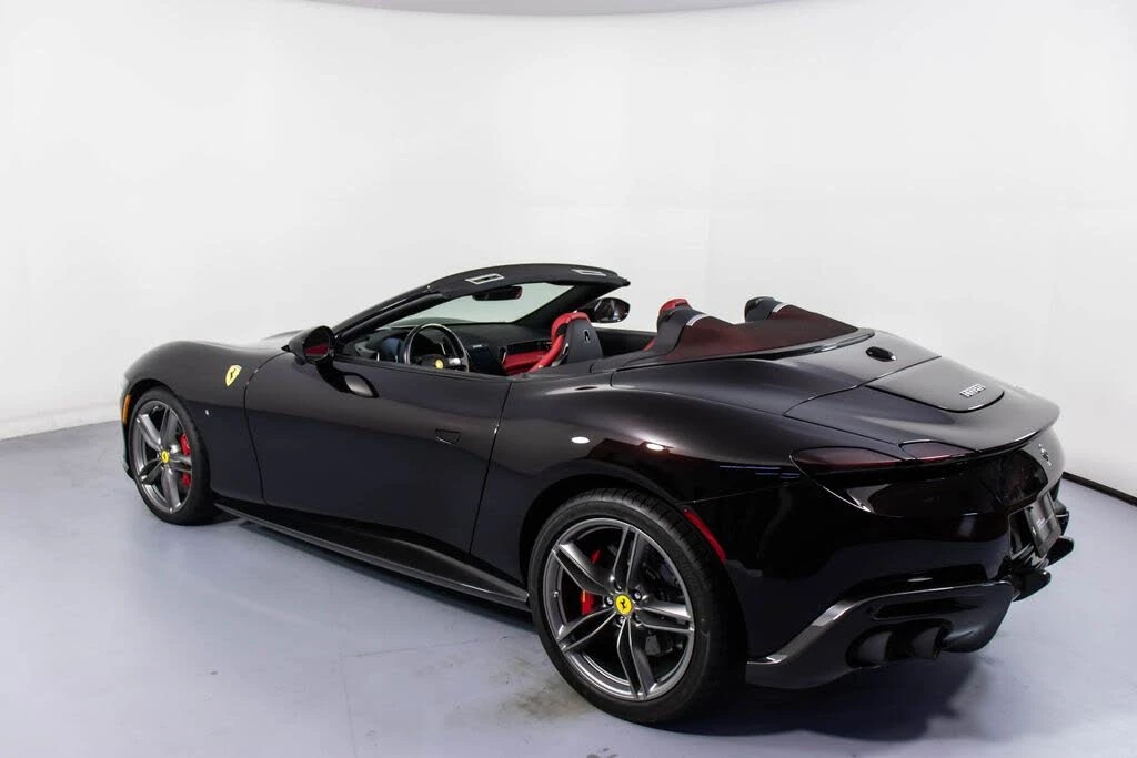 2024 Ferrari Roma Spider - Image 8 of 31