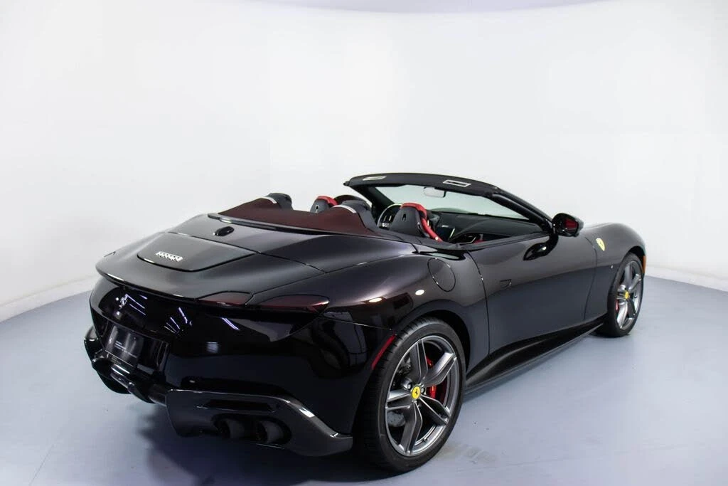 2024 Ferrari Roma Spider - Image 2 of 31