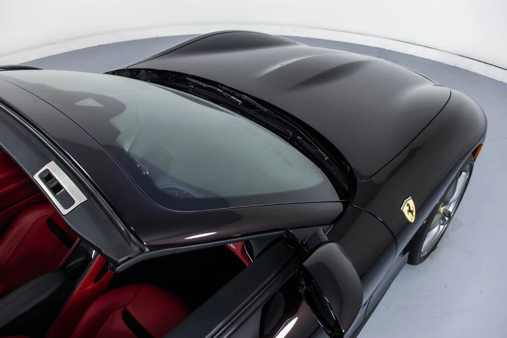 2024 Ferrari Roma Spider - Image 18 of 31
