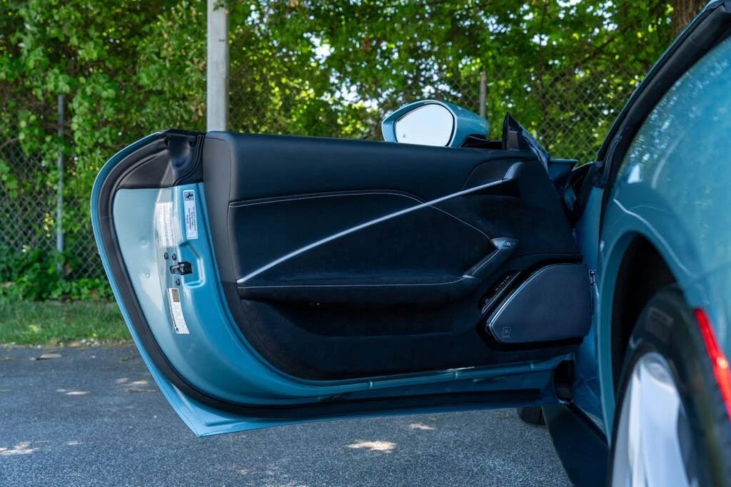 2024 Ferrari Roma Spider - Image 28 of 31
