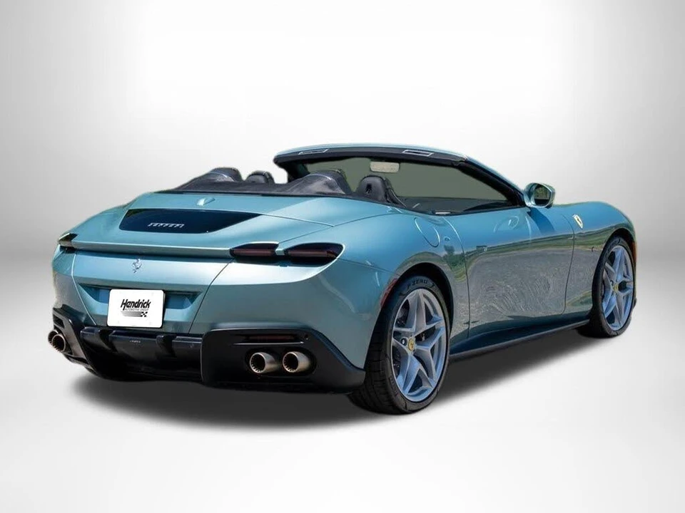 2024 Ferrari Roma Spider - Image 9 of 31