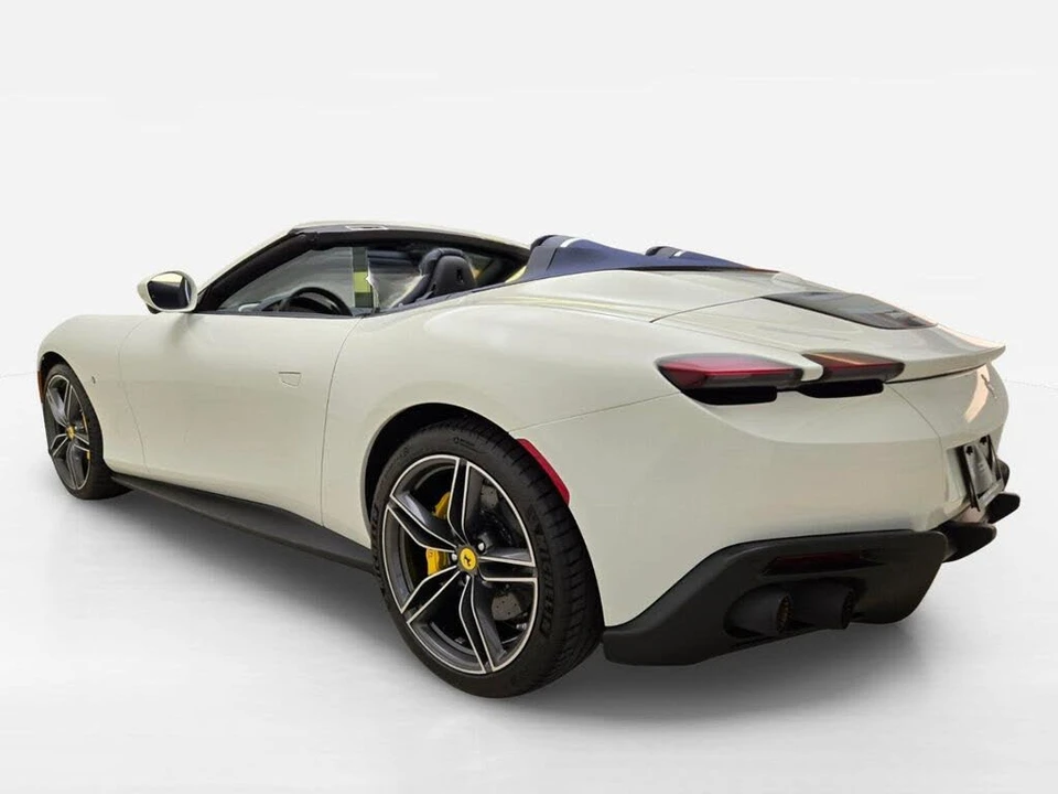 2024 Ferrari Roma Spider - Image 11 of 31