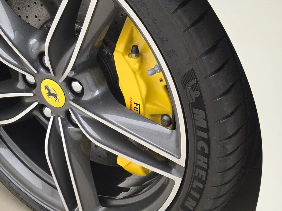 2024 Ferrari Roma Spider - Image 14 of 31